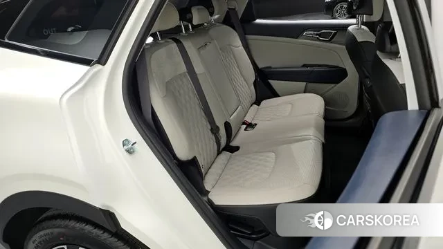 Kia Sportage 5th Generation Hybrid 2024 Белый из Кореи, фото 3