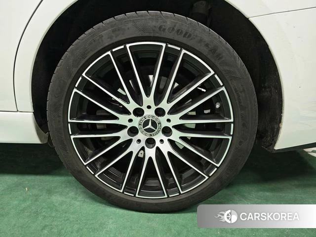 Mercedes-Benz Class C 2023 Белый из Китая, фото 3