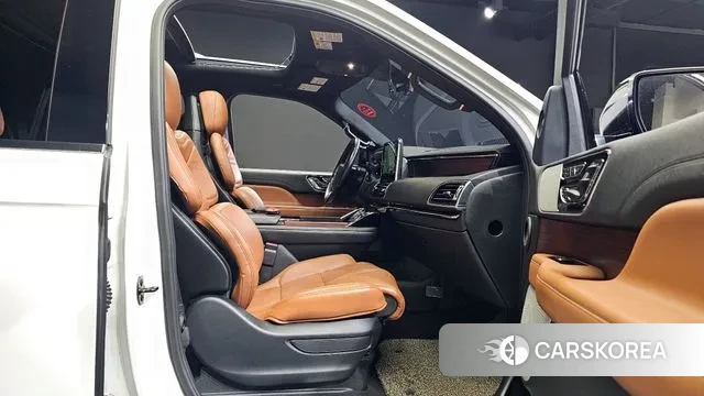 Lincoln Navigator 4th generation 2021 Белый из Кореи, фото 3