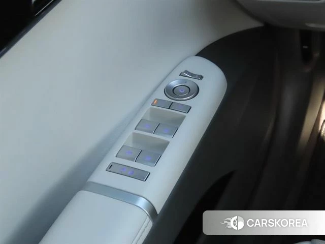 Hyundai Grandeur (GN7) 2023 Серебристо-серый из Кореи, фото 3