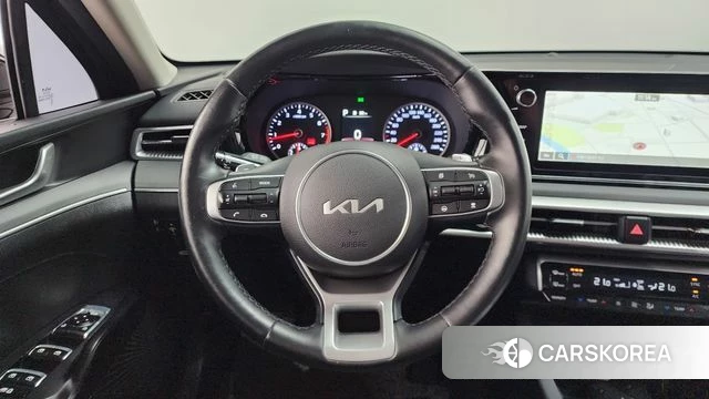 Kia K5 3rd generation 2023 Черный из Кореи, фото 3