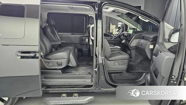 Hyundai Staria 2024 Черный из Кореи, фото 3