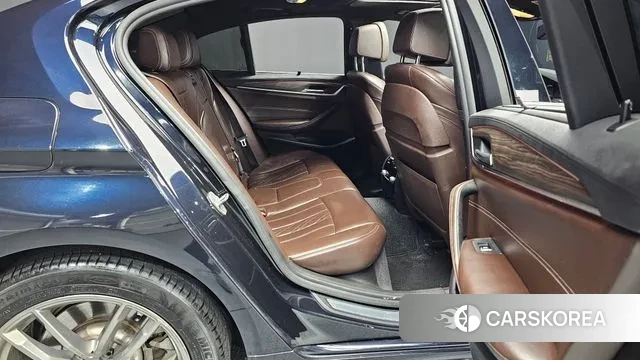 BMW 5 Series (G30) 2018 Черный из Кореи, фото 3