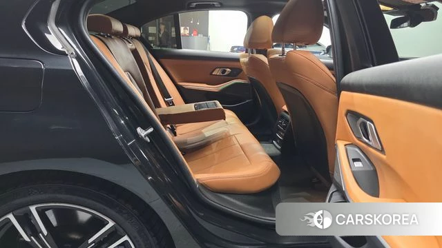 BMW 3 Series (G20) 2023 Черный из Кореи, фото 3