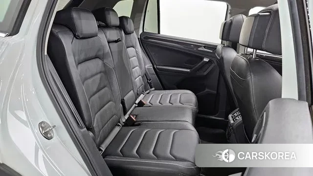 Volkswagen Tiguan second Generation 2022 Белый из Кореи, фото 3