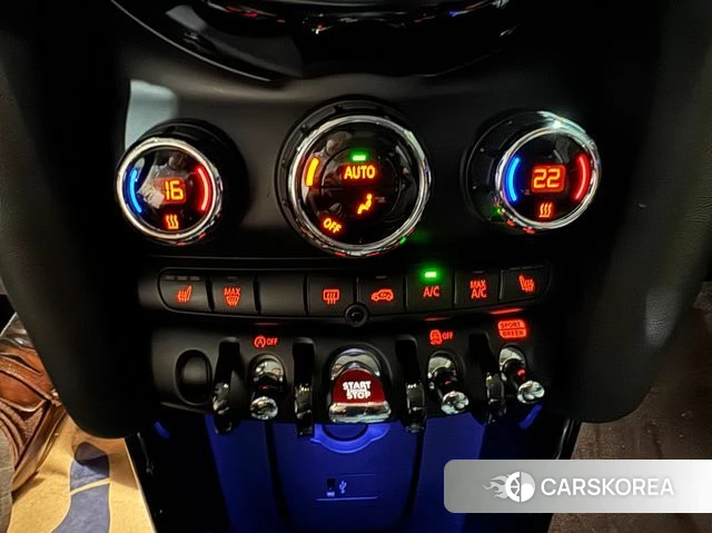 Mini Cooper 2023 Красный из Кореи, фото 3