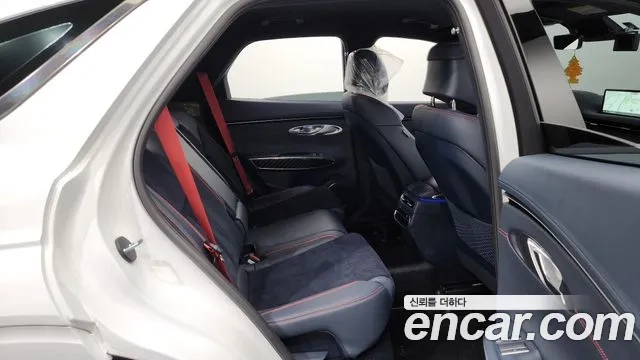 Genesis GV70 2023 Белый из Кореи, фото 3