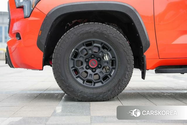 Toyota Sequoia 2024 Красный из Китая, фото 3