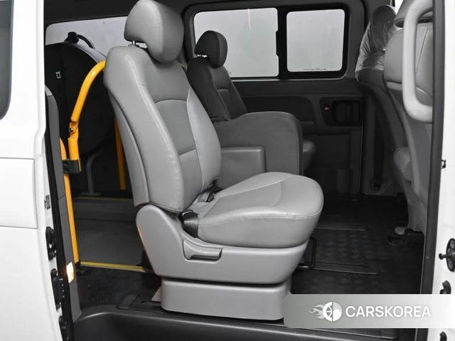 Hyundai The New Grand Starex 2019 Белый из Кореи, фото 3