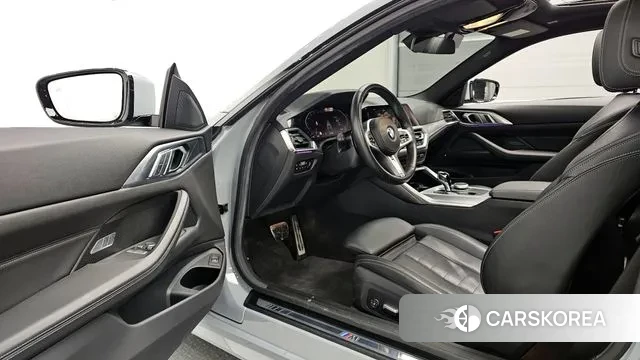 BMW 4 Series (G22) 2022 Светло-серебряный цвет из Кореи, фото 3