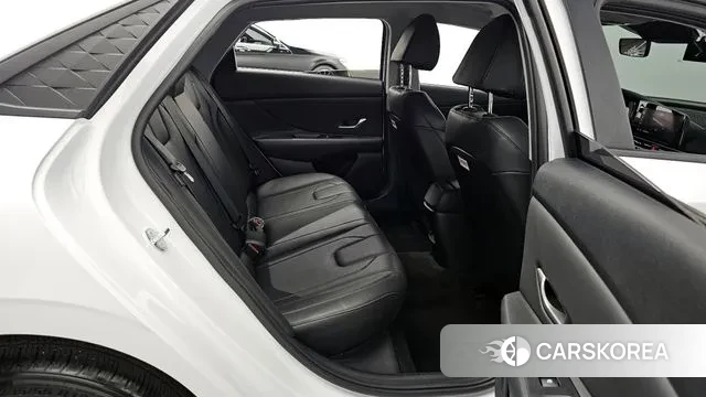 Hyundai The New Avante (CN7) 2023 Белый из Кореи, фото 3