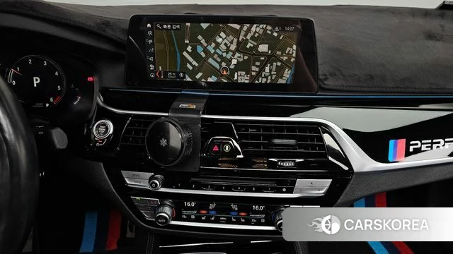 BMW 5 Series (G30) 2019 Белый из Кореи, фото 3