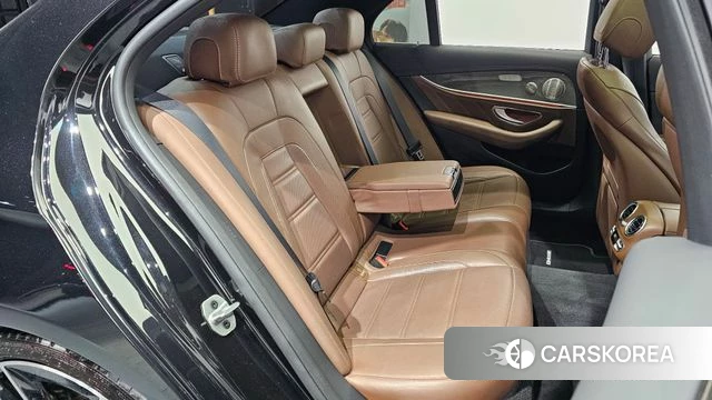 Mercedes-Benz E-Class W213 2021 Черный из Кореи, фото 3