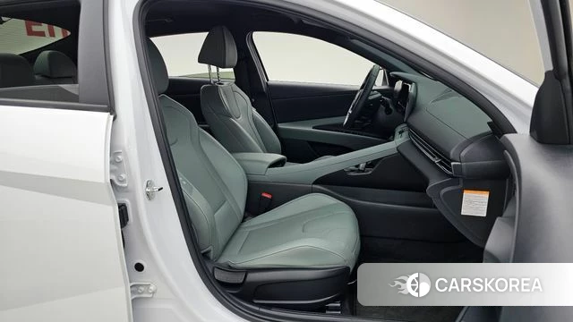 Hyundai The New Avante Hybrid (CN7) 2023 Белый из Кореи, фото 3