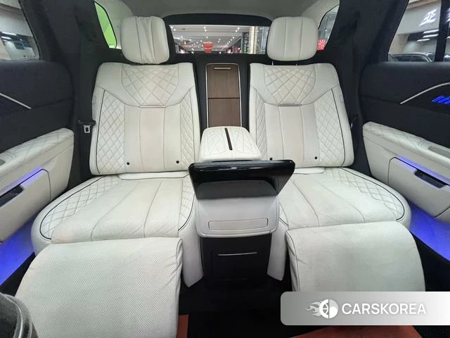 Red flag E-HS9 2021 Серебристо-серый из Китая, фото 3