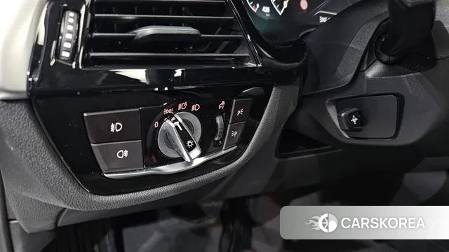 BMW 5 Series (G30) 2019 Белый из Кореи, фото 3