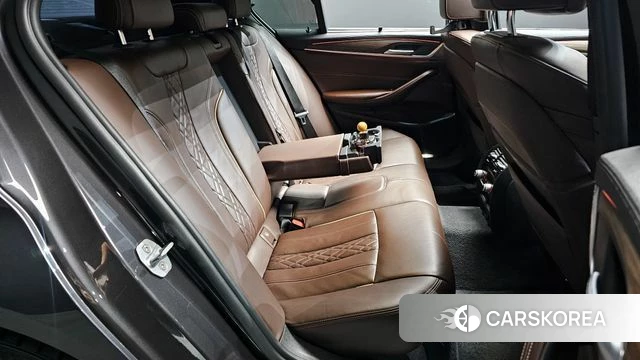 BMW 5 Series (G30) 2018 Серый из Кореи, фото 3