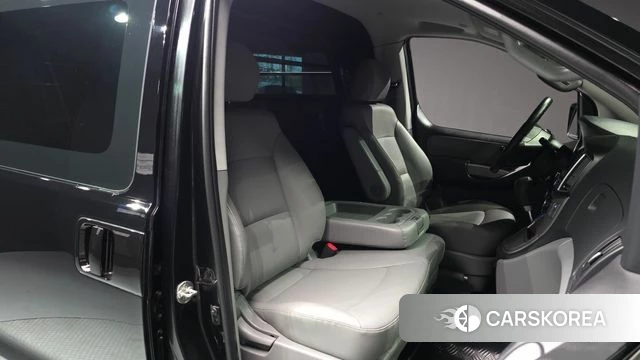 Hyundai The New Grand Starex 2019 Черный из Кореи, фото 3