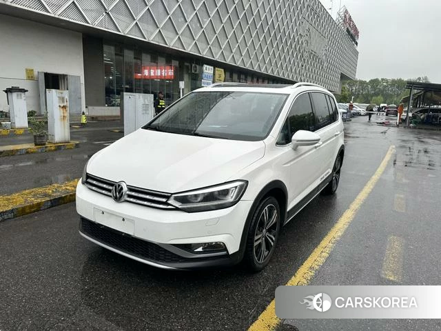 Volkswagen Touran L 2021 Белый из Китая, фото 3