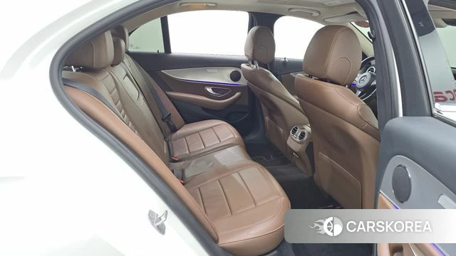 Mercedes-Benz E-Class W213 2018 Белый из Кореи, фото 3