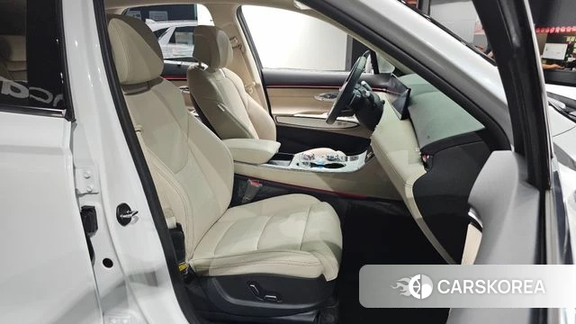 Genesis GV70 2025 Белый из Кореи, фото 3