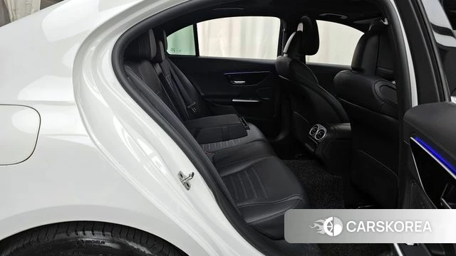 Mercedes-Benz C-Class W206 2024 Белый из Кореи, фото 3