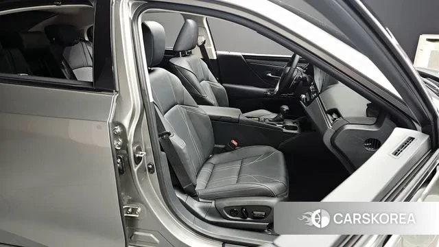 Lexus ES300h 7th generation 2025 Песочный из Кореи, фото 3