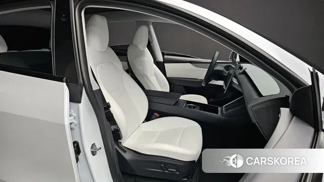 Tesla Model Y 2025 Белый из Кореи, фото 3