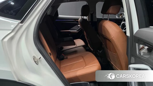 Audi Q3 (F3) 2022 Белый из Кореи, фото 3