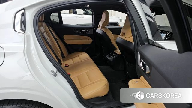 Volvo S60 3rd generation 2021 Белый из Кореи, фото 3