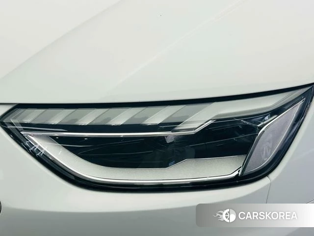 Audi A4L 2021 Белый из Китая, фото 3
