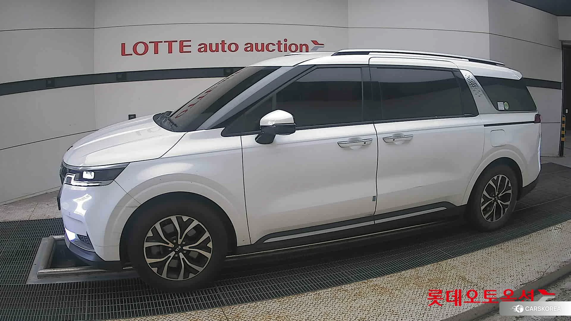 Kia Carnival 2021 Snow White Pearl (optional) из Кореи, фото 3