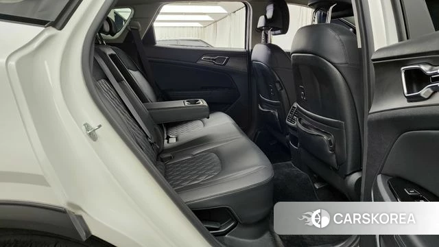 Kia Sportage 5th Generation Hybrid 2023 Белый из Кореи, фото 3