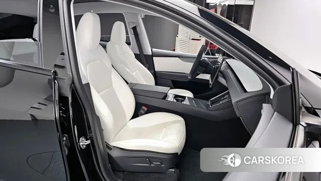 Tesla Model Y 2025 Черный из Кореи, фото 3