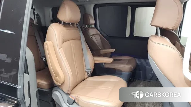 Hyundai Staria 2024 Черный из Кореи, фото 3