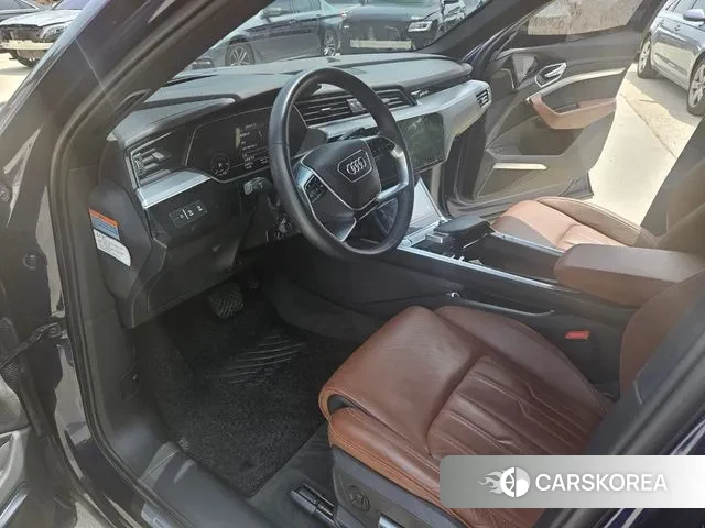 Audi e-Tron 2020 Синий из Кореи, фото 3