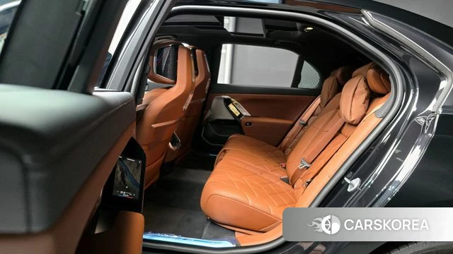 BMW 7 Series (G70) 2025 Черный из Кореи, фото 3