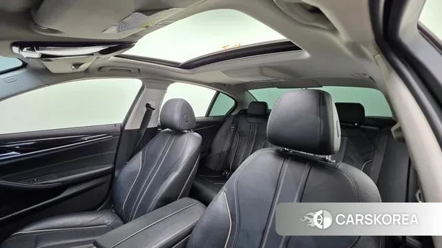 BMW 5 Series (G30) 2018 Черный из Кореи, фото 3