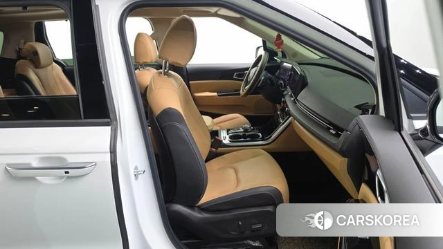 Kia Carnival 4th generation 2023 Белый из Кореи, фото 3