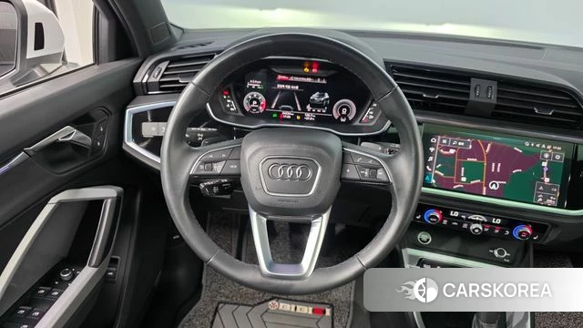 Audi Q3 (F3) 2023 Белый из Кореи, фото 3