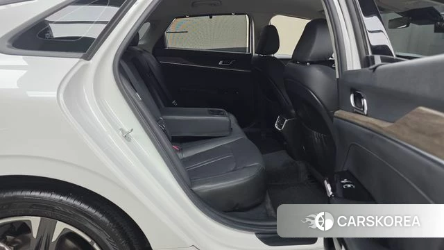 Kia K5 3rd generation 2023 Белый из Кореи, фото 3