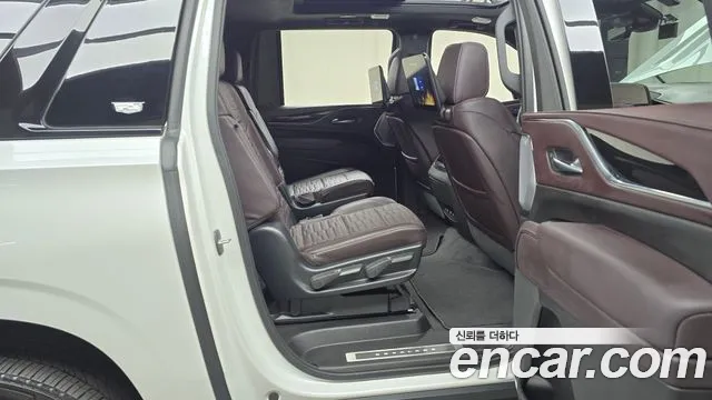 Cadillac Escalade 5th Generation 2023 Белый из Кореи, фото 3