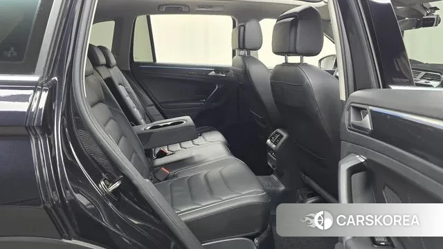 Volkswagen Tiguan second Generation 2022 Черный из Кореи, фото 3