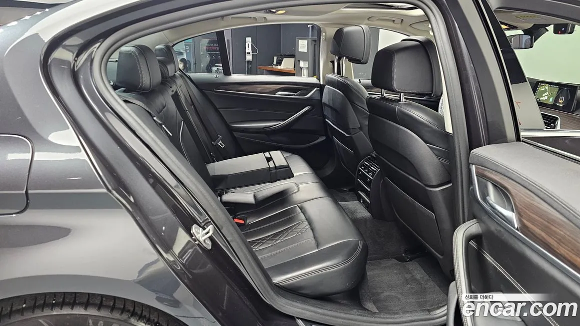 BMW 5 Series (G30) id 2055758 из Кореи 3