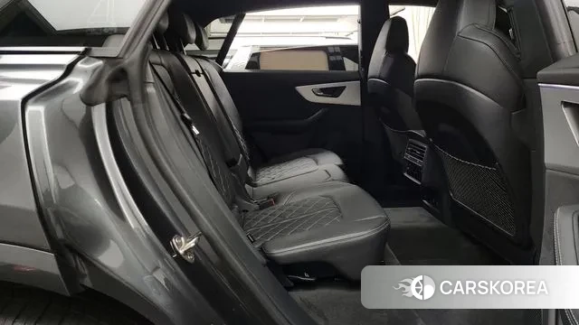 Audi Q8 (4M) 2023 Серый из Кореи, фото 3