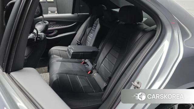 Mercedes-Benz E-Class W213 2021 Серебристо-серый из Кореи, фото 3