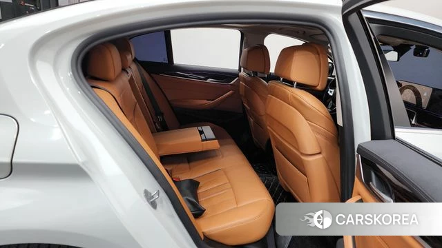 BMW 5 Series (G30) 2021 Белый из Кореи, фото 3