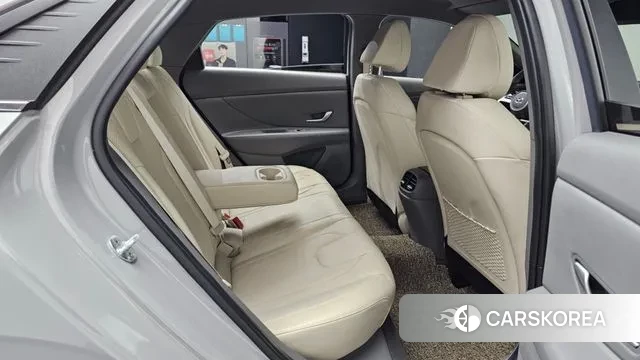 Hyundai Avante (CN7) 2022 Серебристо-серый из Кореи, фото 3