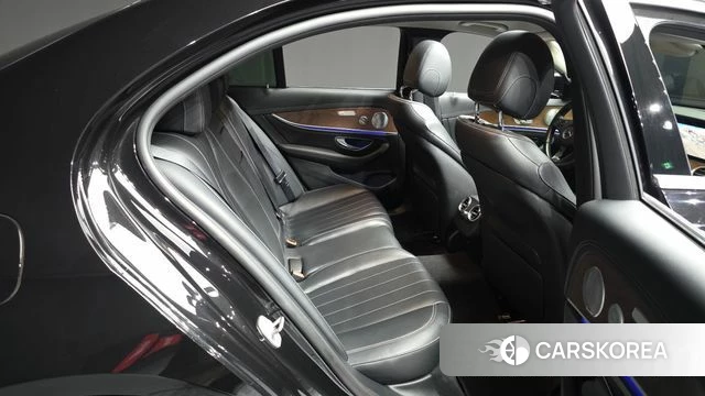 Mercedes-Benz E-Class W213 2018 Черный из Кореи, фото 3