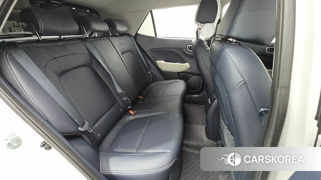 Hyundai Venue 2024 Серебристо-серый из Кореи, фото 3